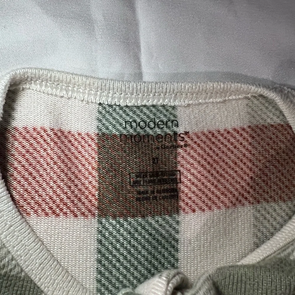 Modern Moments Super Soft Plaid Toddler One Piece Zip Up Pajama in Size 2T